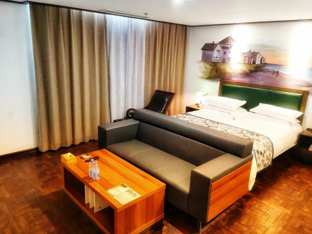 Nostalgia Hotel Near Tianjin Polar Ocean Word- Tianjin Fonte Joy World, 10 Minutes Drive Away From Tianjin Tanggu High-Speed Railway Station, Free Ice-Cream, Mineral Water, Snacks And Laundry Service, English Communication Well Exterior foto
