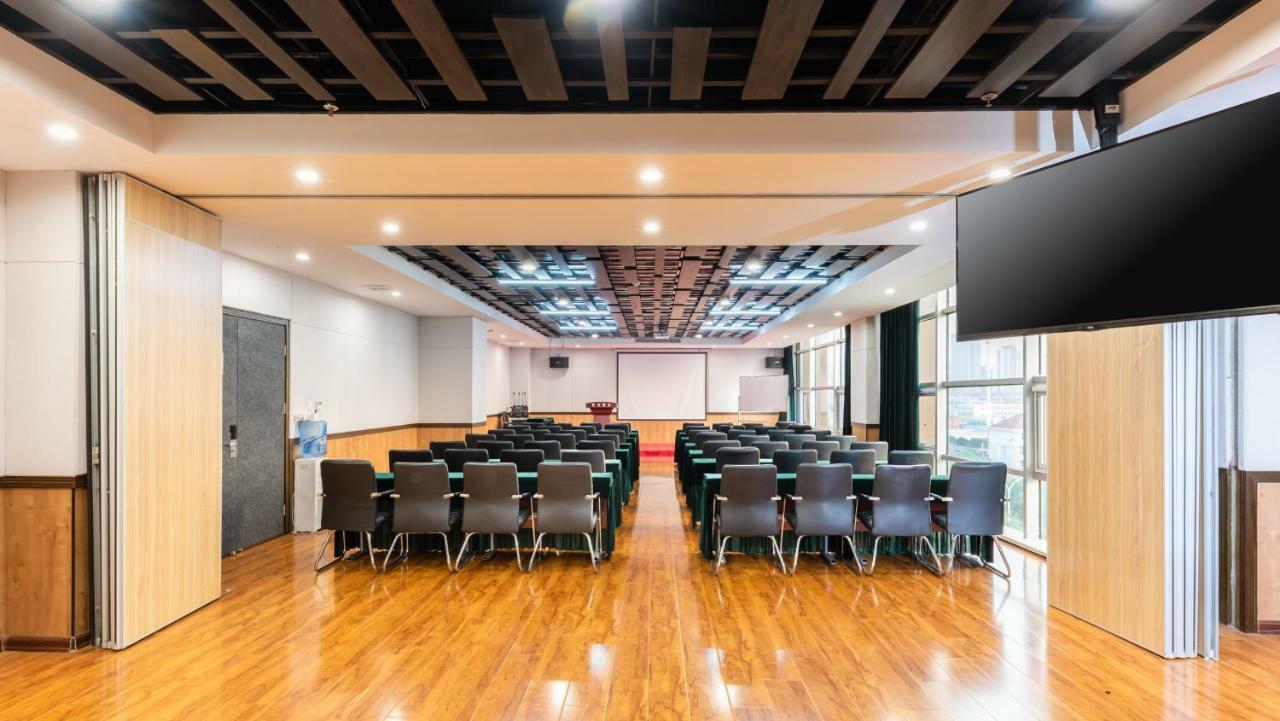 Nostalgia Hotel Near Tianjin Polar Ocean Word- Tianjin Fonte Joy World, 10 Minutes Drive Away From Tianjin Tanggu High-Speed Railway Station, Free Ice-Cream, Mineral Water, Snacks And Laundry Service, English Communication Well Exterior foto